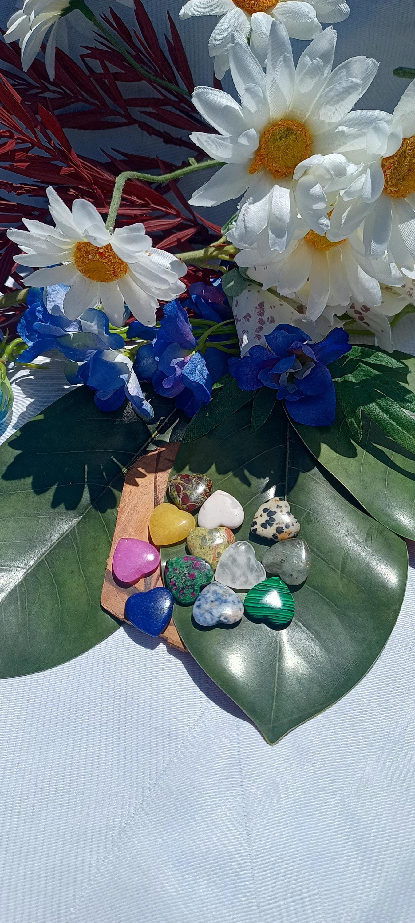 Mini Hearts Hand-Cut Gemstones CRYSTALS