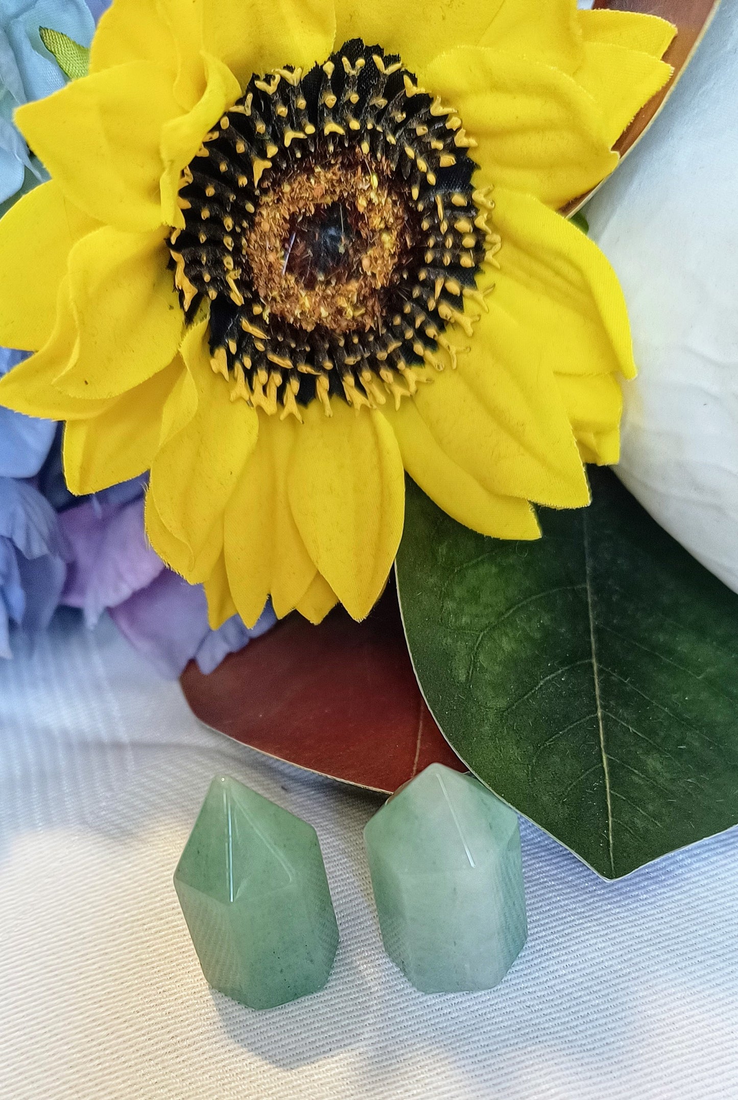 Mixed Mini Tower Point, Generators, Reiki Energy, Meditation or even home Deco,how ever you want to use this beautiful mini tower crystals.