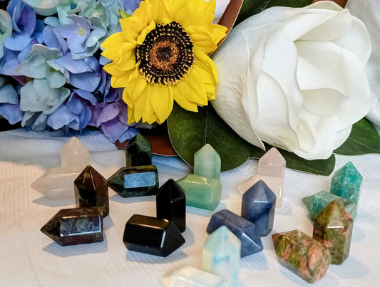 Mixed Mini Tower Point, Generators, Reiki Energy, Meditation or even home Deco,how ever you want to use this beautiful mini tower crystals.